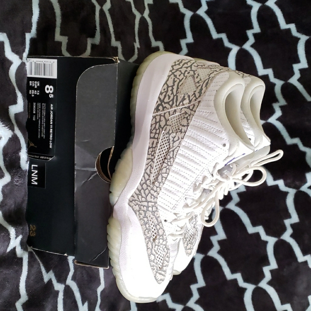 Air Jordan 11 Retro Low